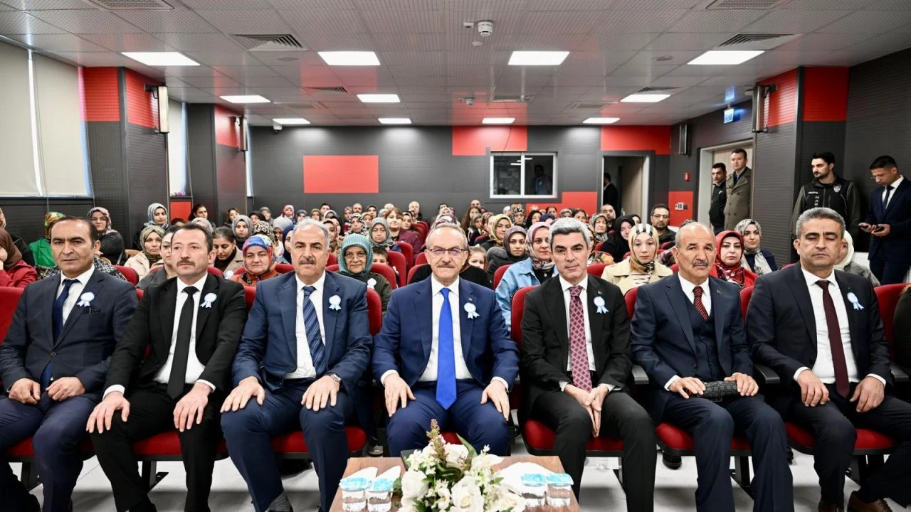 En İyi Narkotik Polisi Anne Eğitim Programı Malatya İnönü Ortaokulu’nda Gerçekleştirildi