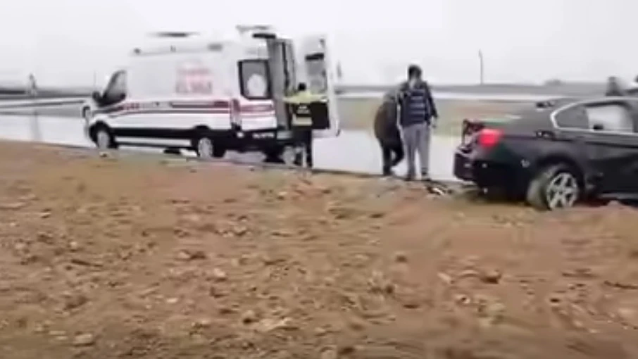 Kontrolden Çıkan Araç Bariyerlere Çarptı