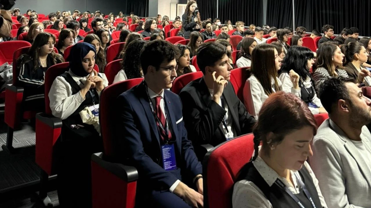 Malatya’da Uluslararası Simülasyon Heyecanı: MUNTEGRAL’26 Gençleri Bir Araya Getirdi