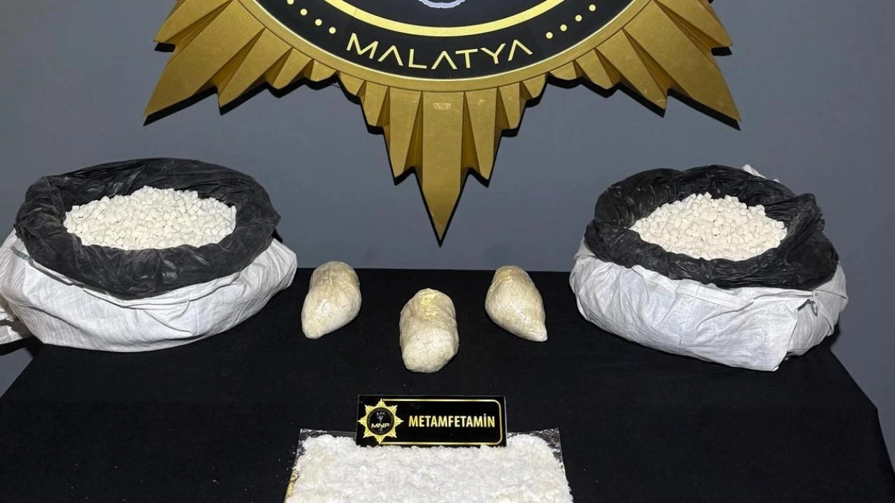 Şeker Çuvalından Zehir Çıktı: 3 Kilo Metamfetaminle Yakalandı
