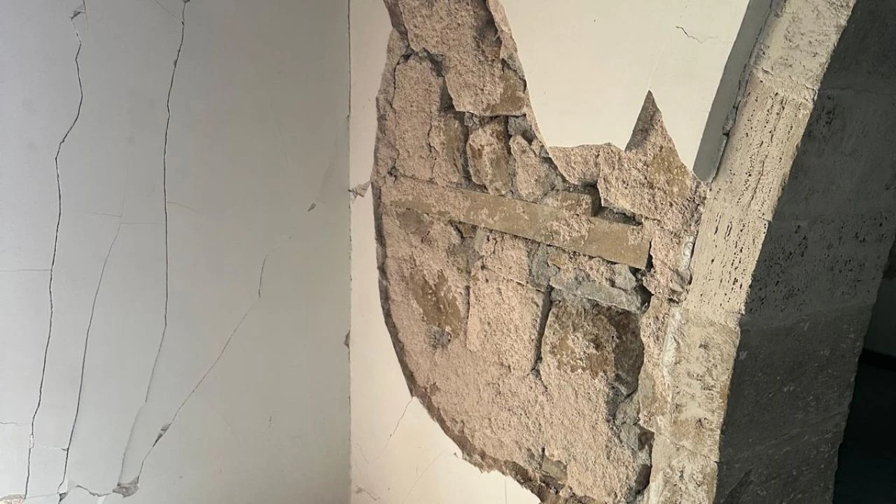 Tarihi Caminin Kaderine Terk Edilmesine Tepki