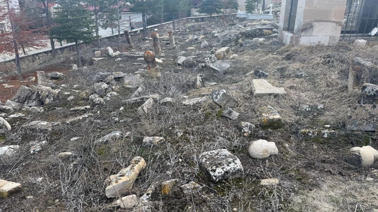 Tarihi Mezarlar İçin Koruma Çağrısı