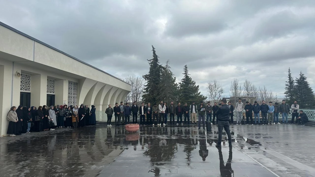 Üniversite Öğrencilerden Gazze İçin Çağrı